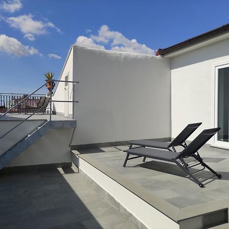 Terrazza Reale - Suite 2 Caserta Bagian luar foto