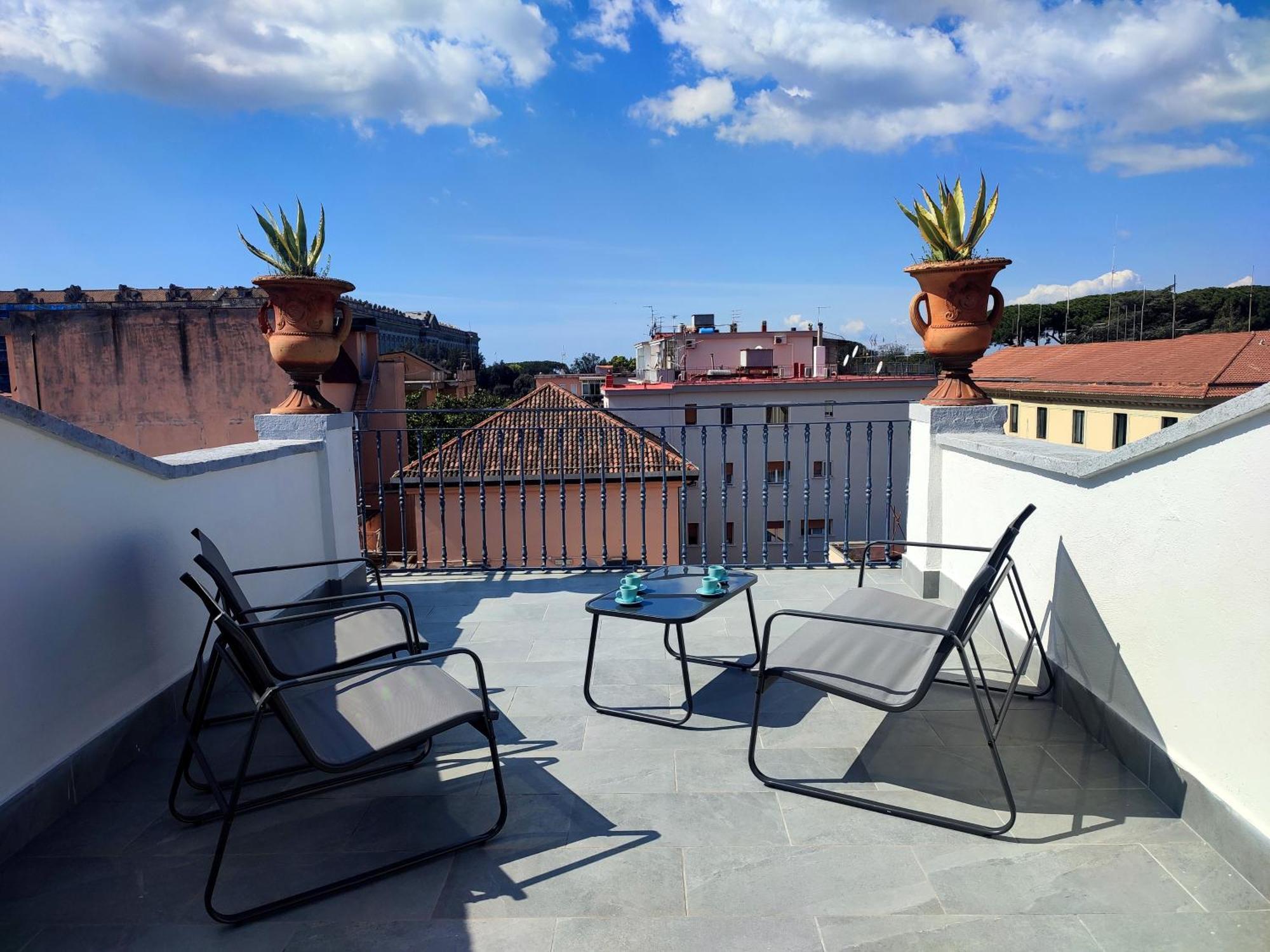 Terrazza Reale - Suite 2 Caserta Bagian luar foto