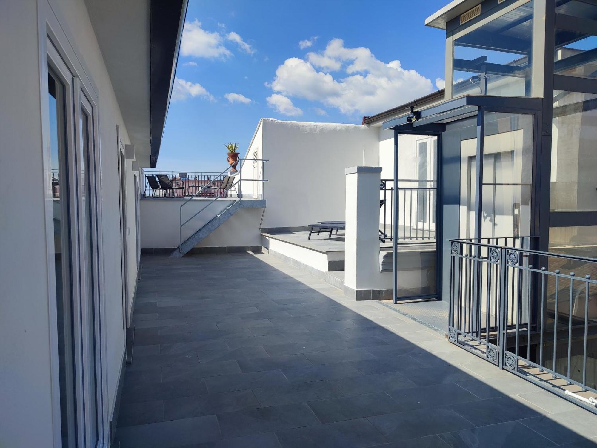 Terrazza Reale - Suite 2 Caserta Bagian luar foto