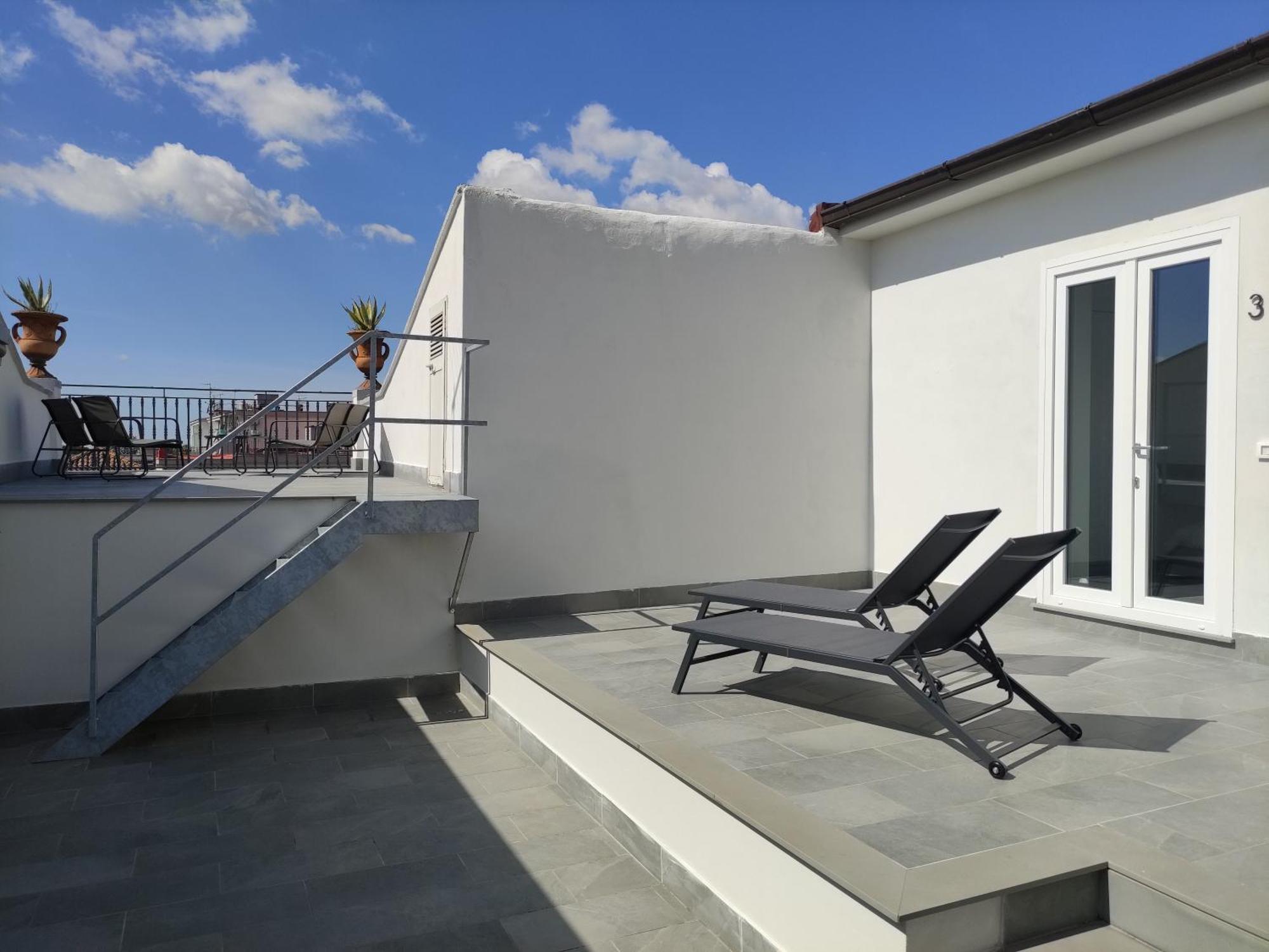 Terrazza Reale - Suite 2 Caserta Bagian luar foto